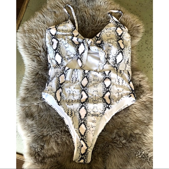 ▪️Snakeskin One Piece Swimsuit - Picture 2 of 5